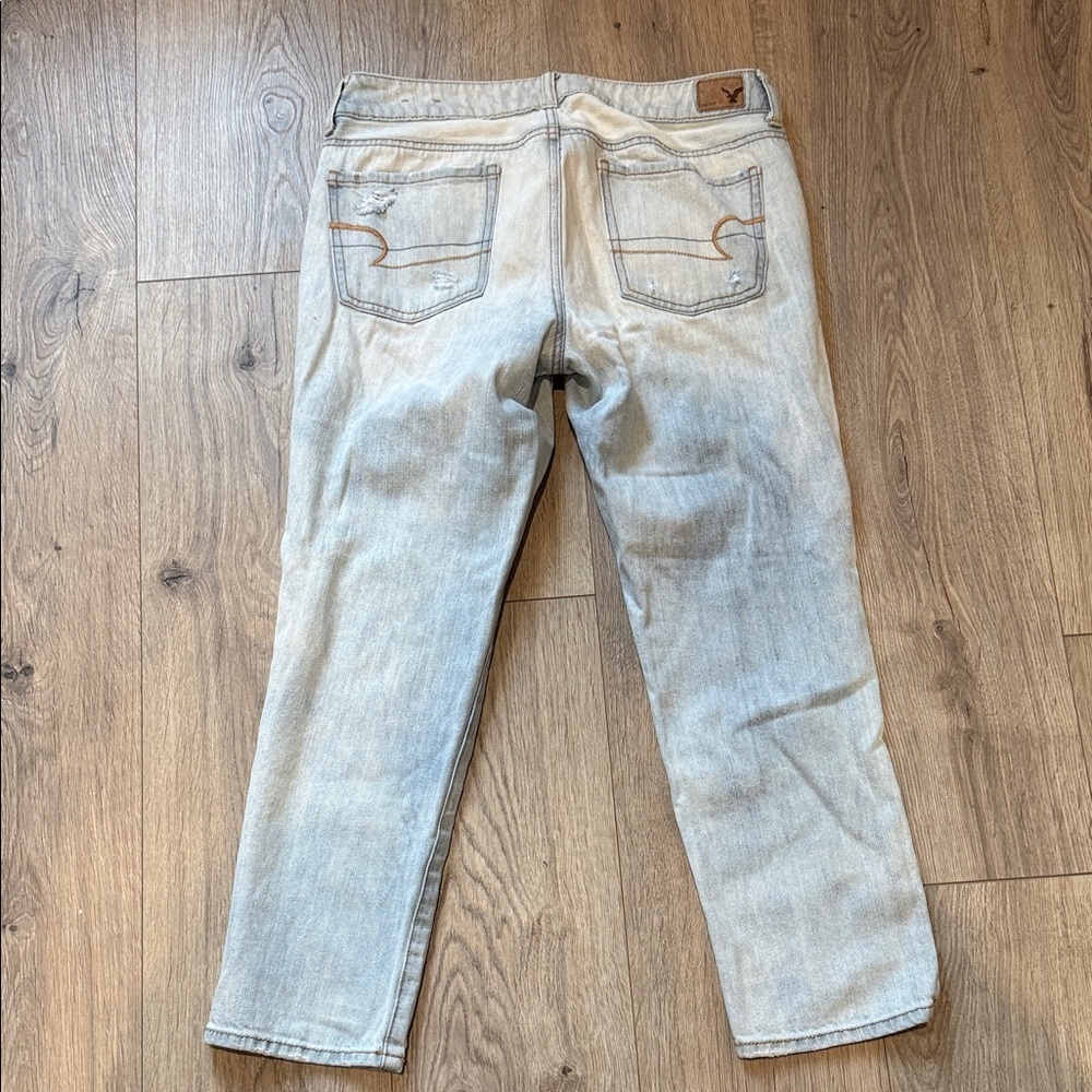 AMERICAN EAGLE Boy Crop Button-Fly Light-Wash Distressed Jeans Size 4 - Picture 2 of 12